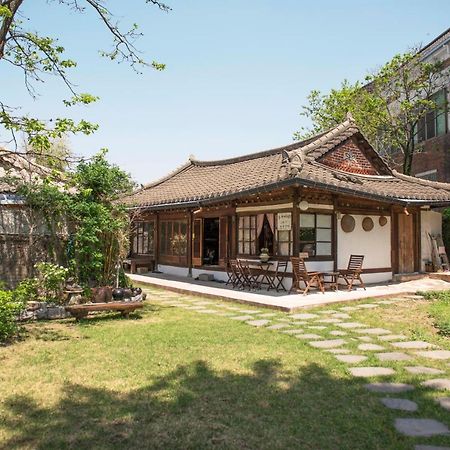 Ginkgo Tree Guesthouse จอนจู ภายนอก รูปภาพ