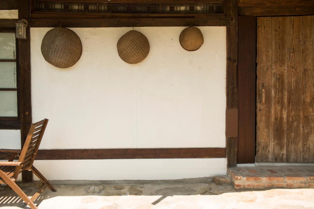 Ginkgo Tree Guesthouse จอนจู ภายนอก รูปภาพ