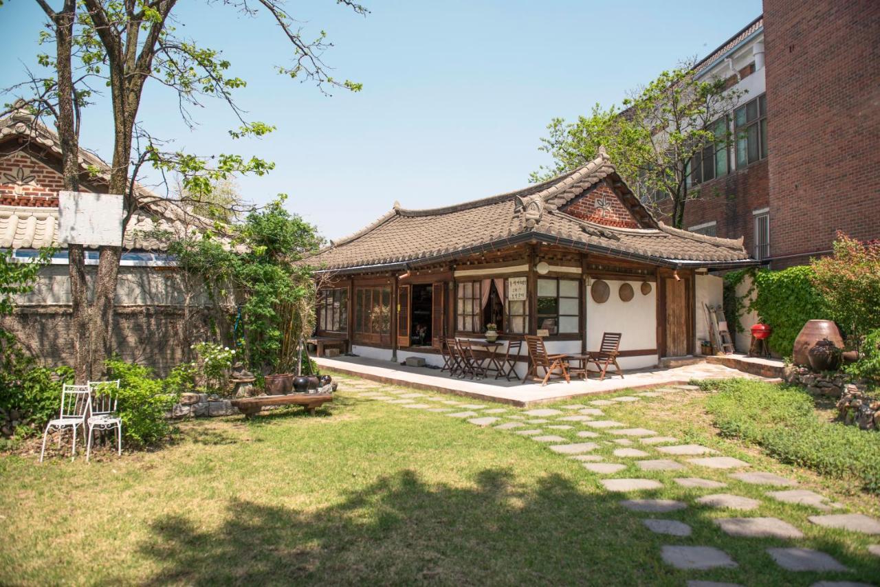 Ginkgo Tree Guesthouse จอนจู ภายนอก รูปภาพ