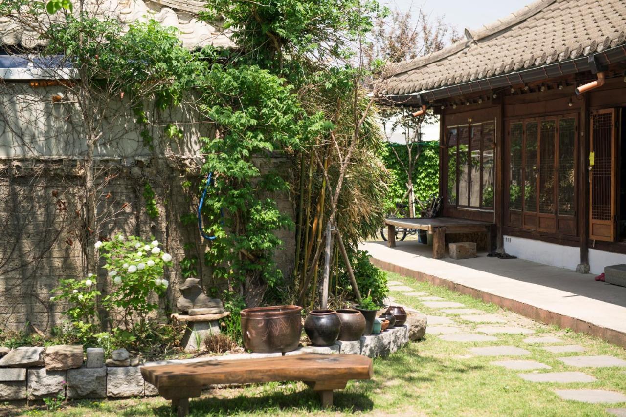 Ginkgo Tree Guesthouse จอนจู ภายนอก รูปภาพ