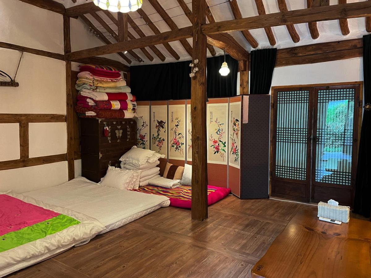 Ginkgo Tree Guesthouse จอนจู ภายนอก รูปภาพ