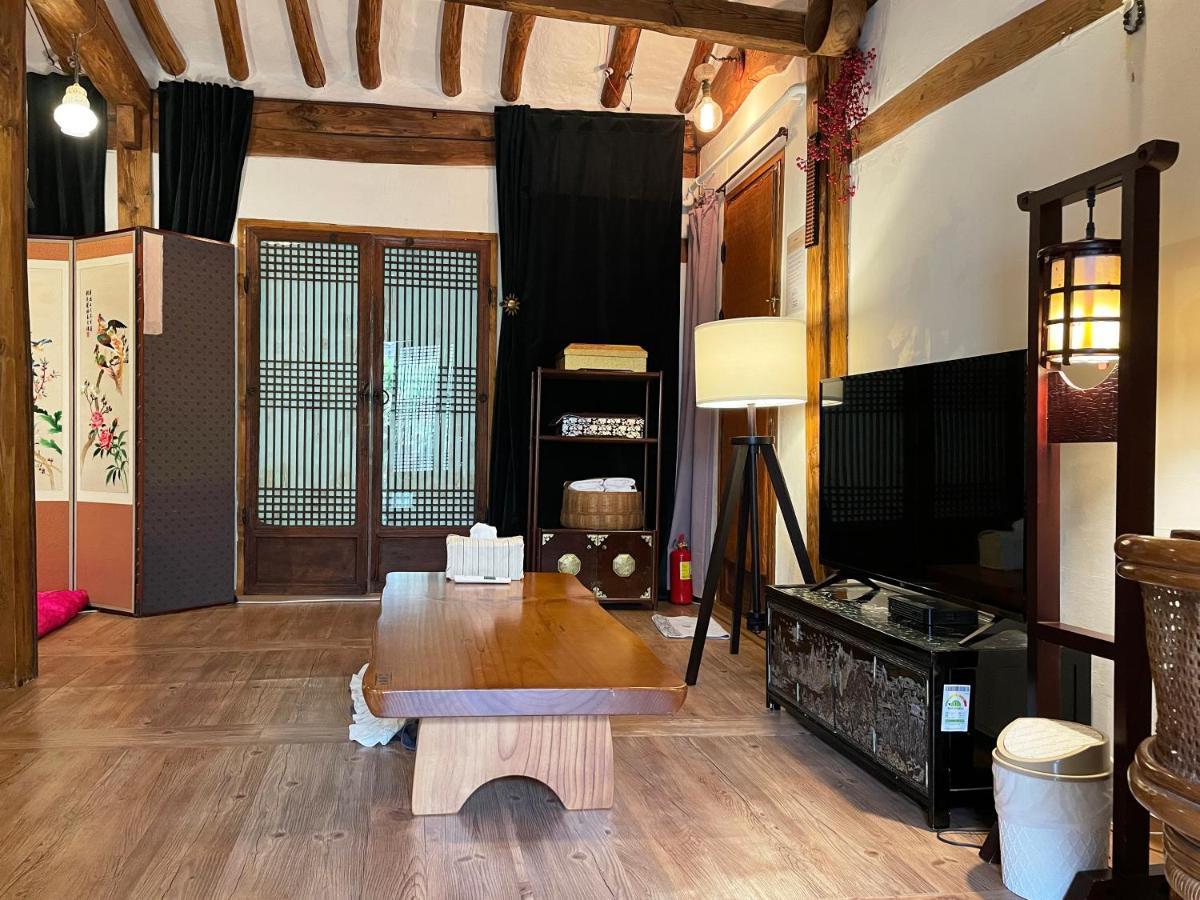 Ginkgo Tree Guesthouse จอนจู ภายนอก รูปภาพ