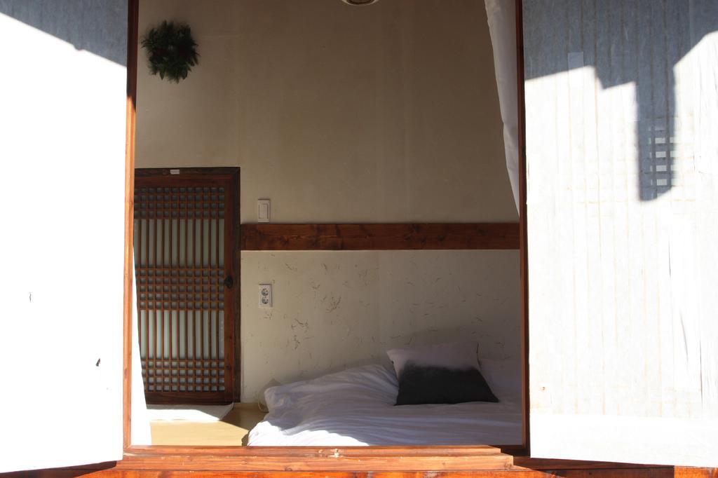 Ginkgo Tree Guesthouse จอนจู ภายนอก รูปภาพ