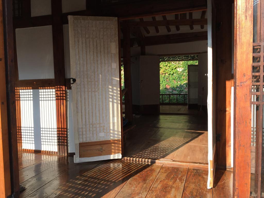 Ginkgo Tree Guesthouse จอนจู ภายนอก รูปภาพ