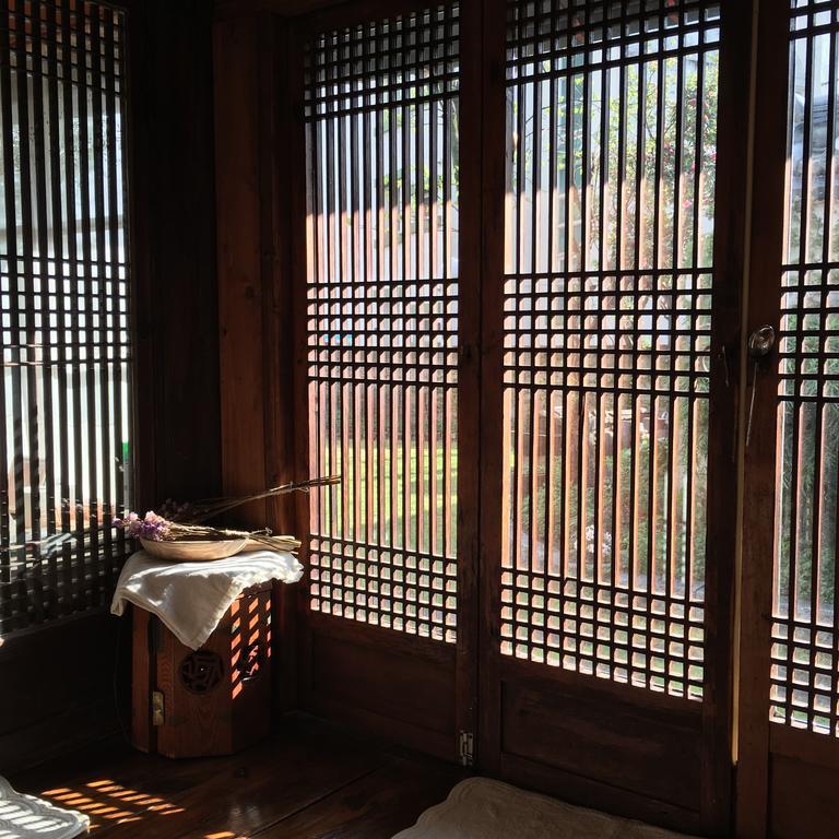 Ginkgo Tree Guesthouse จอนจู ภายนอก รูปภาพ