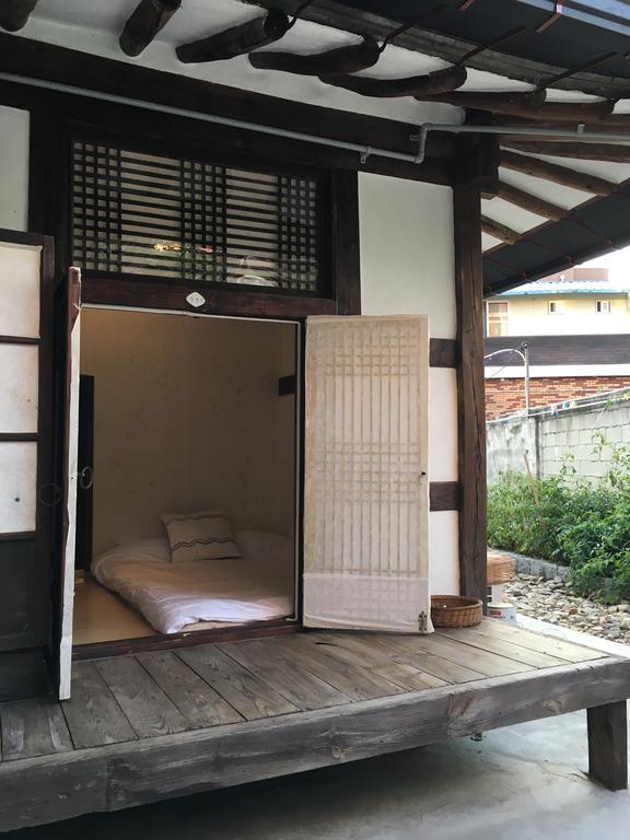 Ginkgo Tree Guesthouse จอนจู ห้อง รูปภาพ