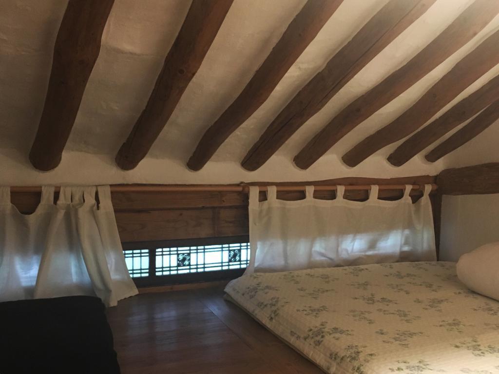 Ginkgo Tree Guesthouse จอนจู ภายนอก รูปภาพ
