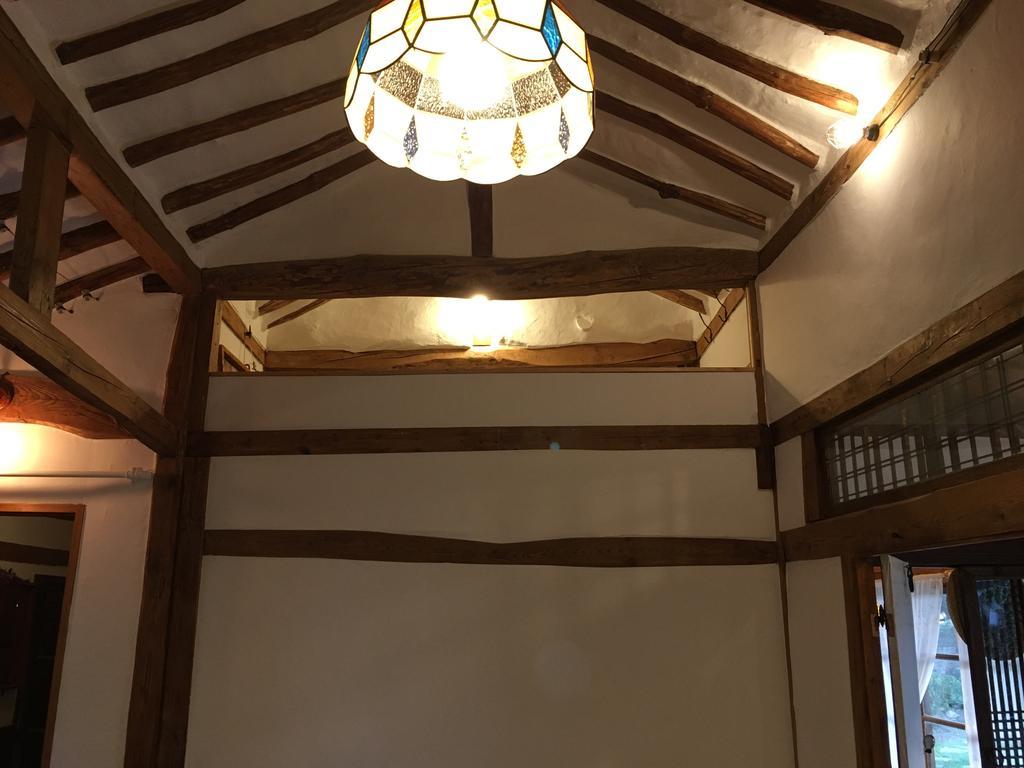 Ginkgo Tree Guesthouse จอนจู ภายนอก รูปภาพ