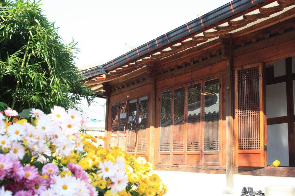 Ginkgo Tree Guesthouse จอนจู ภายนอก รูปภาพ