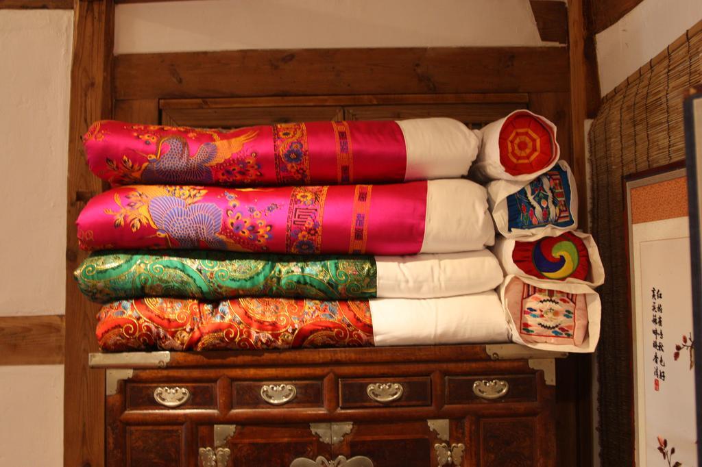 Ginkgo Tree Guesthouse จอนจู ภายนอก รูปภาพ