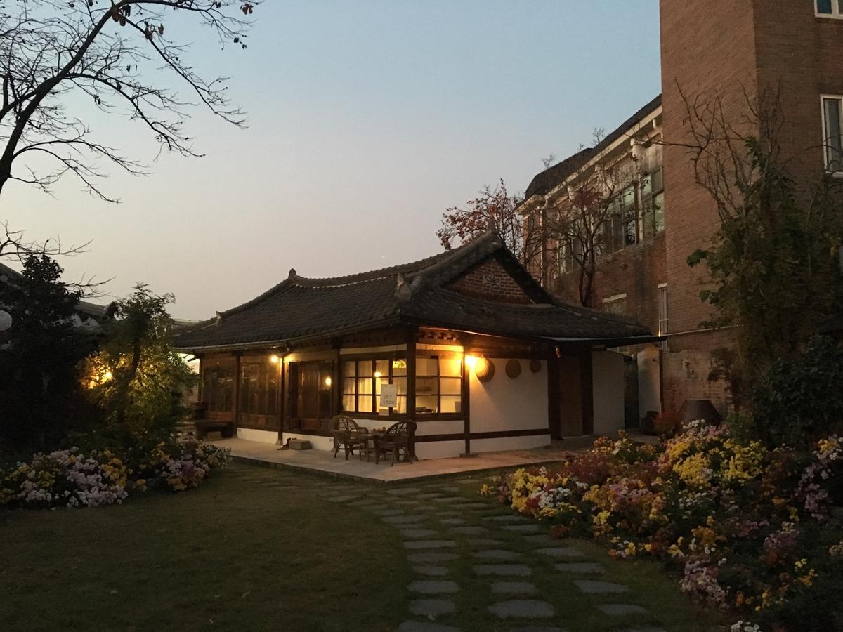 Ginkgo Tree Guesthouse จอนจู ภายนอก รูปภาพ