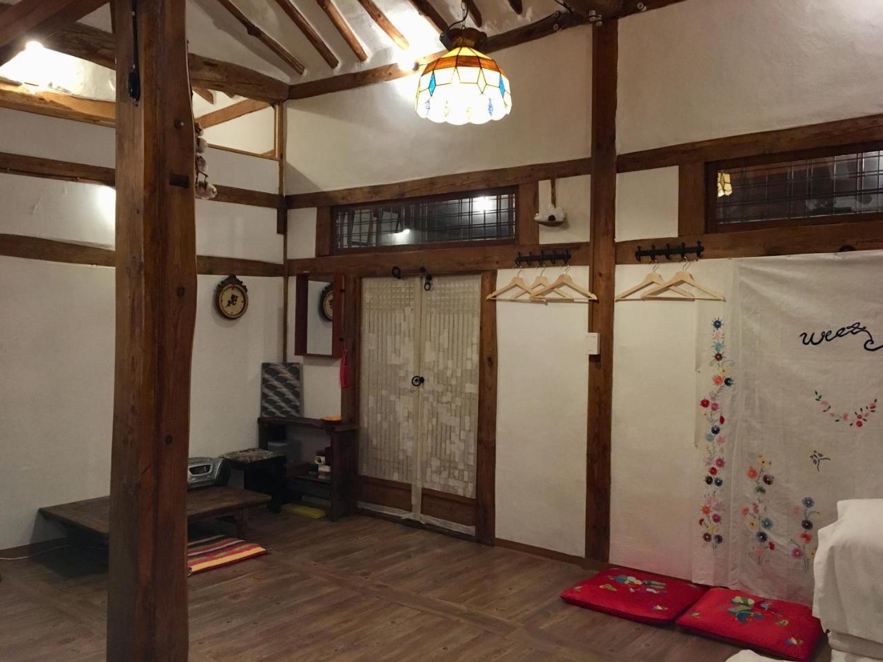 Ginkgo Tree Guesthouse จอนจู ภายนอก รูปภาพ