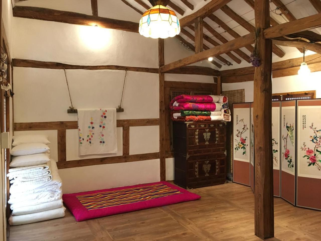 Ginkgo Tree Guesthouse จอนจู ภายนอก รูปภาพ