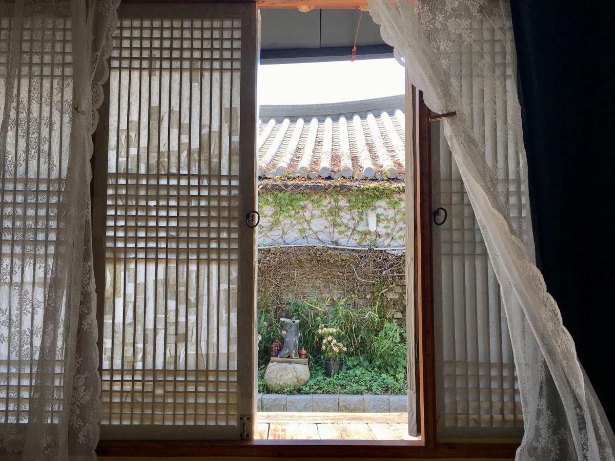Ginkgo Tree Guesthouse จอนจู ภายนอก รูปภาพ